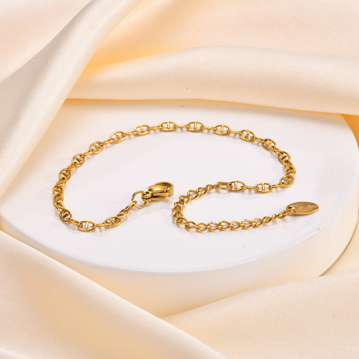 Chain – Gold Bracelet – Necklace