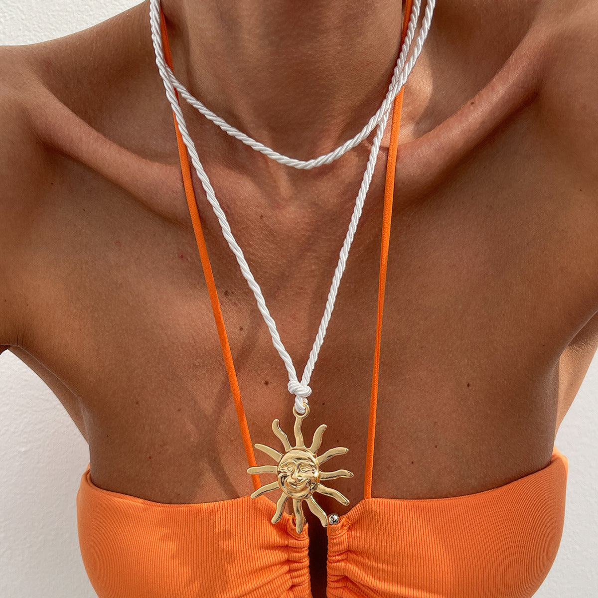 Planderful Vienna Verve Necklace – Chic Smiley Face Sunflower Design