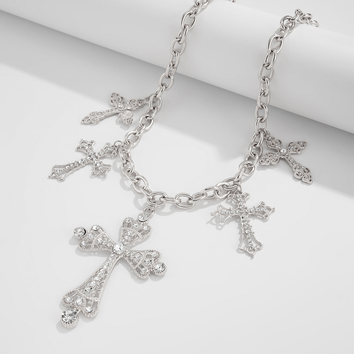 Planderful Vienna Verve Necklace – Retro Hip-Hop Style with Exaggerated Cross Pendant