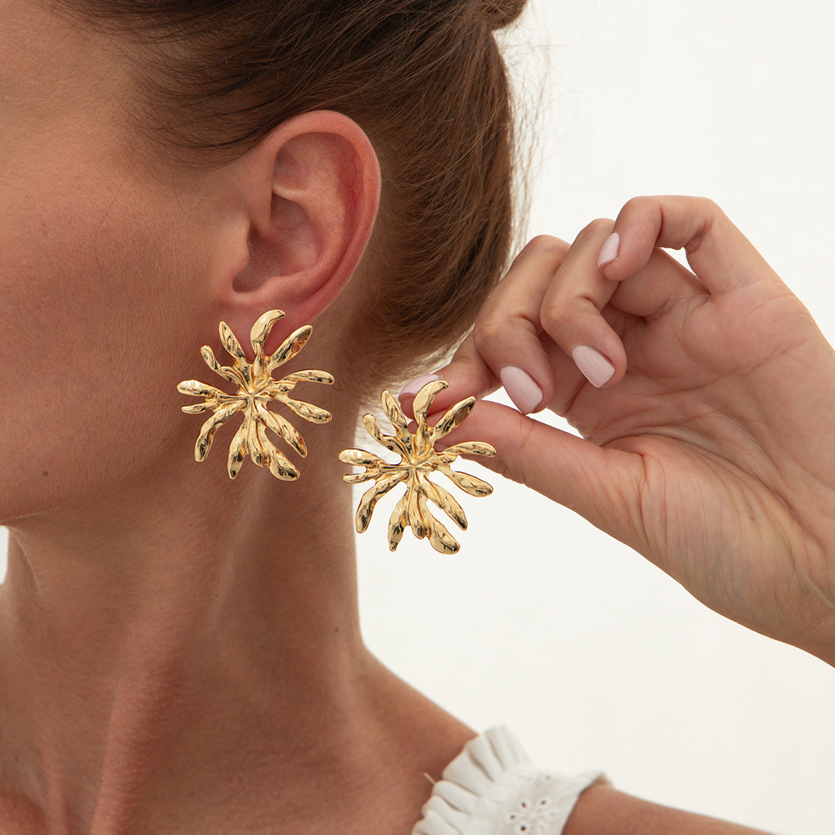 Planderful Vienna Verve Earrings – Retro Leaf Design
