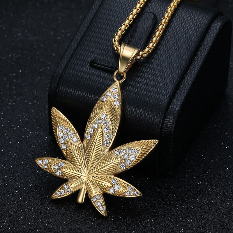 Planderful Everyday Genie Hip Hop Necklace Stainless Steel Premium Gold Plated Zircon Maple Leaf Pendant For Urban Fans