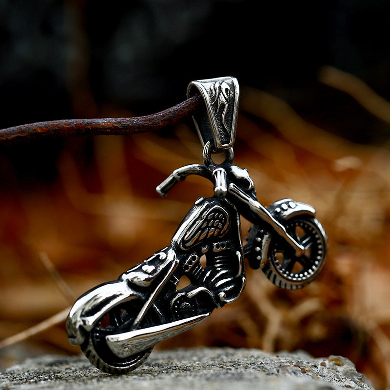 Locomotive – Stainless Steel Skull Motorcycle Pendant – Men's Titanium Steel Pendant Necklace
