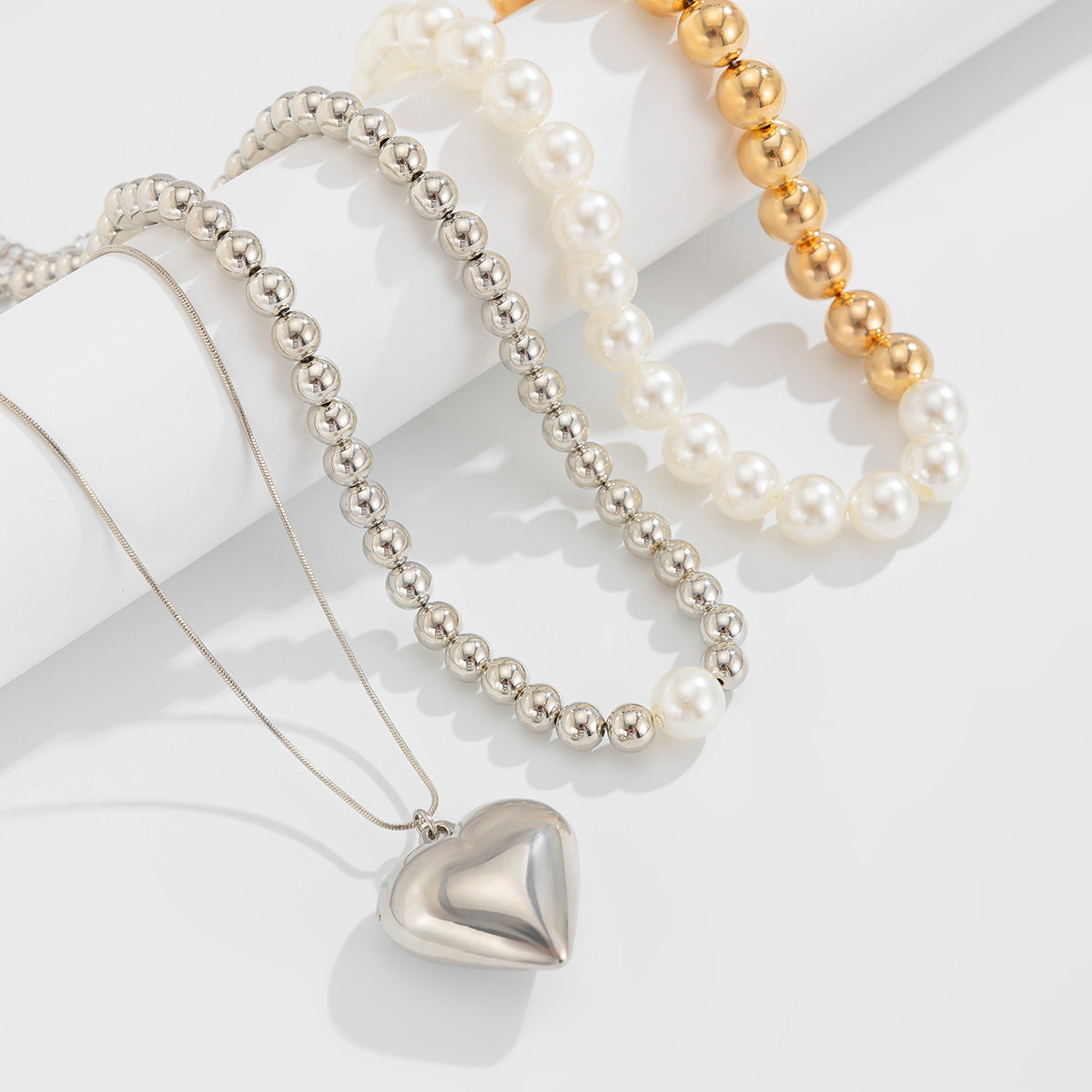 Mixed-Color Heart Pearl-Style Necklace