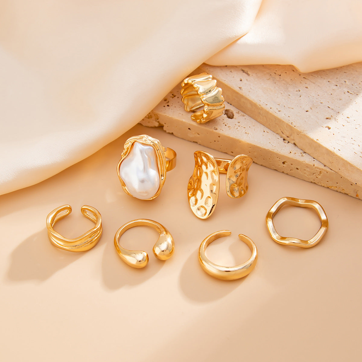 Planderful Vienna Verve Ring Set – Elegant Baroque Imitation Pearl Design
