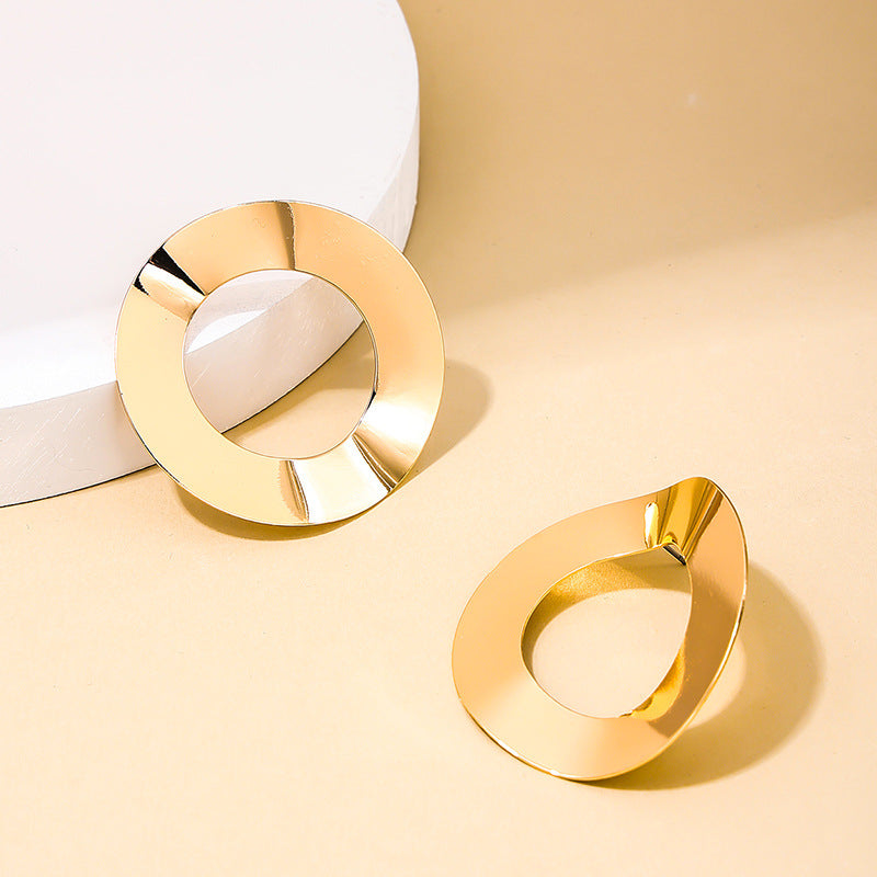 Exaggerated Hollow Ring Earrings - Vienna Verve Collection