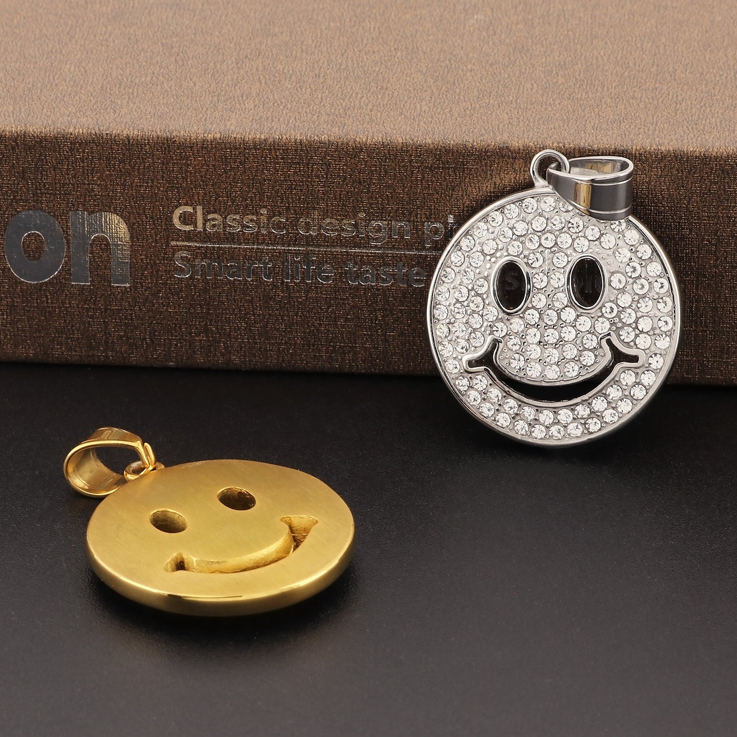 Cross-Border Hiphop Zircon Smiley Face Pendant for Men and Women in Stainless Steel