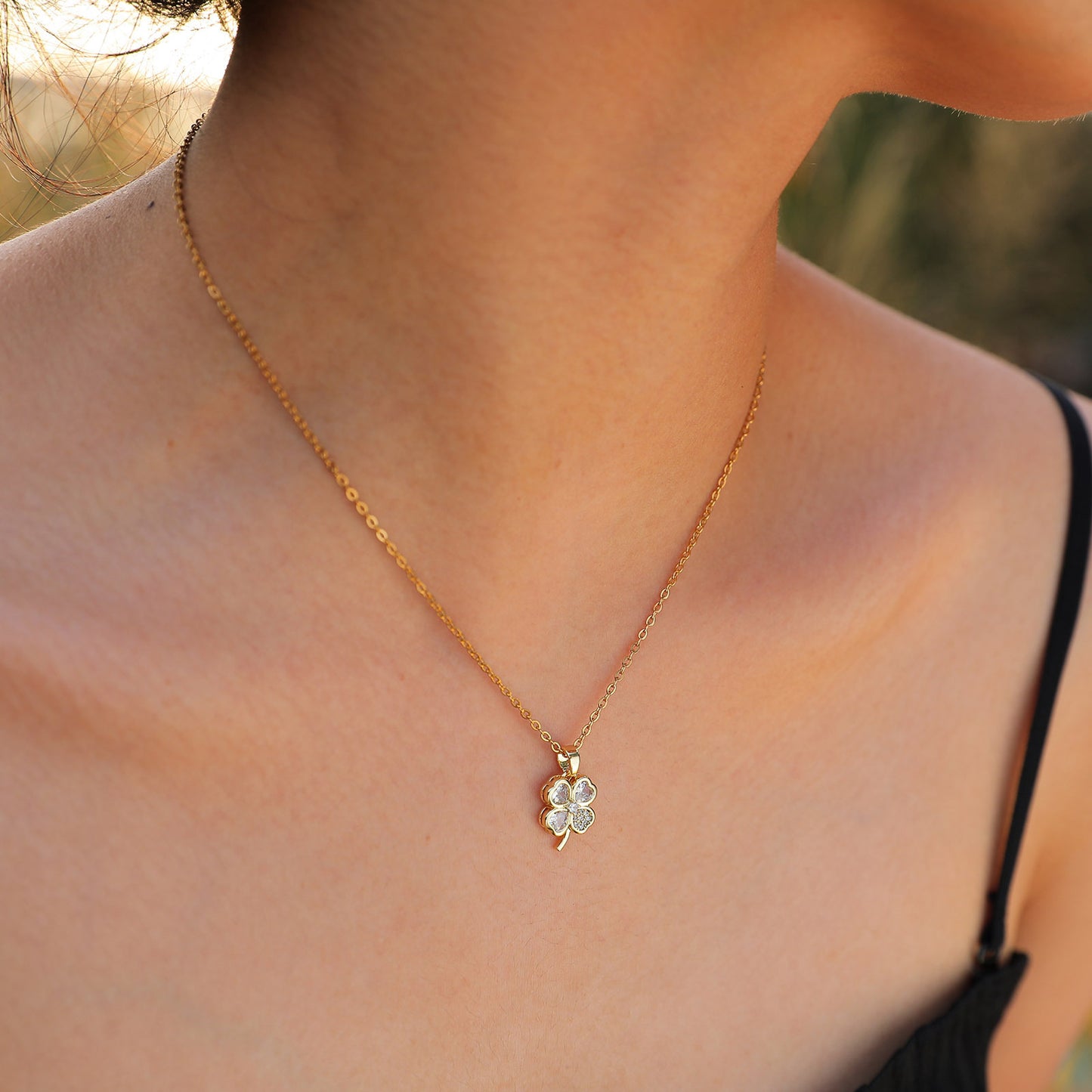 Heart-Shaped Zircon Four-Leaf Pendant Necklace Copper Jewelry Wholesale