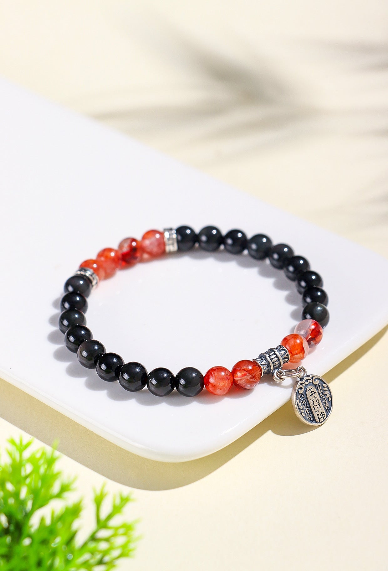 Planderful Fortune's Favor Bracelet – Elegant Obsidian Beaded Design