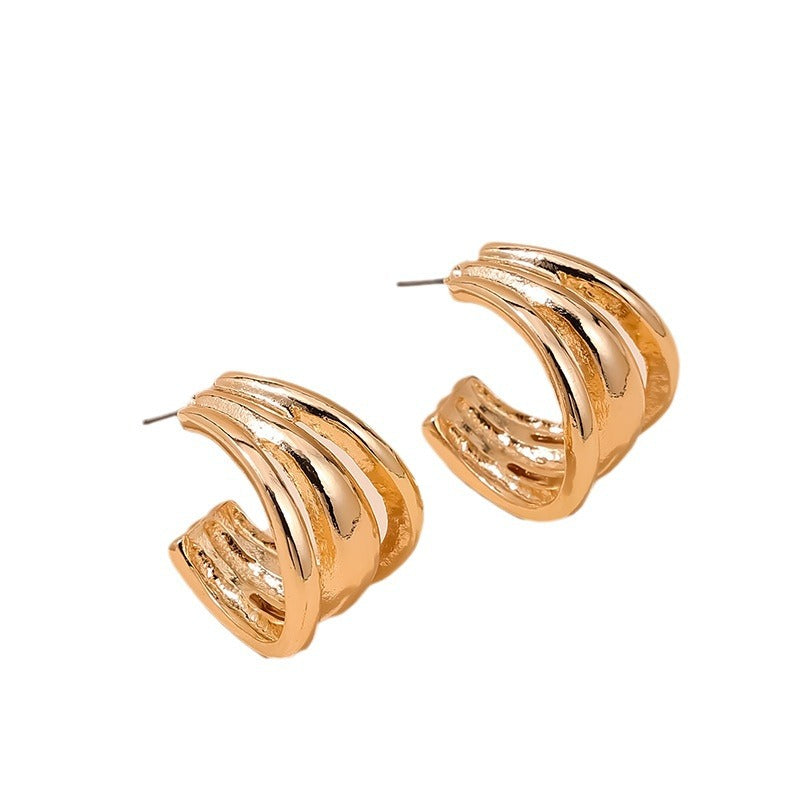 Luxurious Retro Hollow Arc Earrings in C-Shape