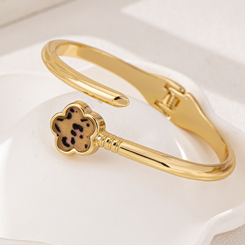 Planderful Vienna Verve Bracelet – Versatile Metal Classic Design