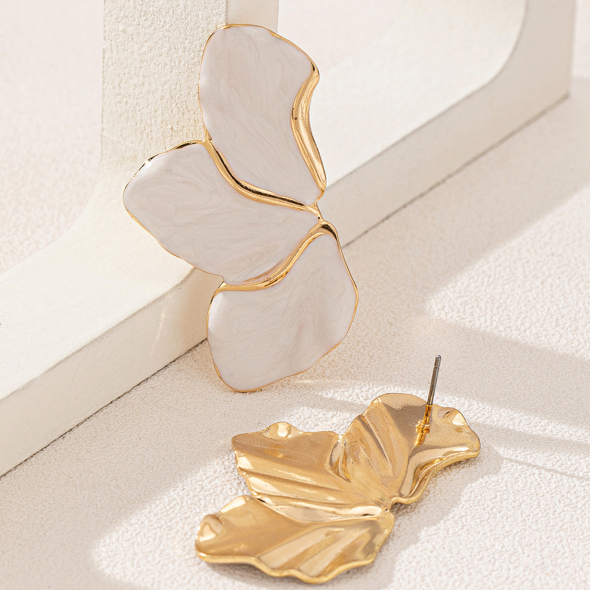 Planderful Vienna Verve Earrings – Elegant Oil-Dripping Metal Petal Design