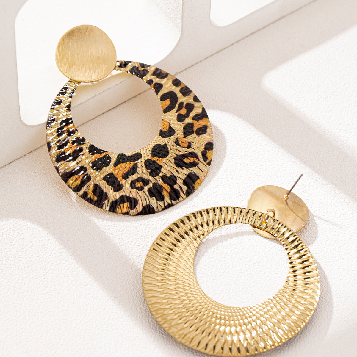 Planderful Vienna Verve Earrings – Stylish Leopard Print Design