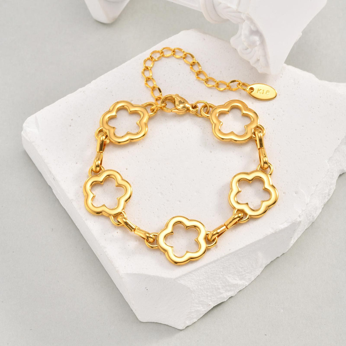 Wind Collarbone Chain Stainless Steel Gold-Plated Hollow Flower Necklace