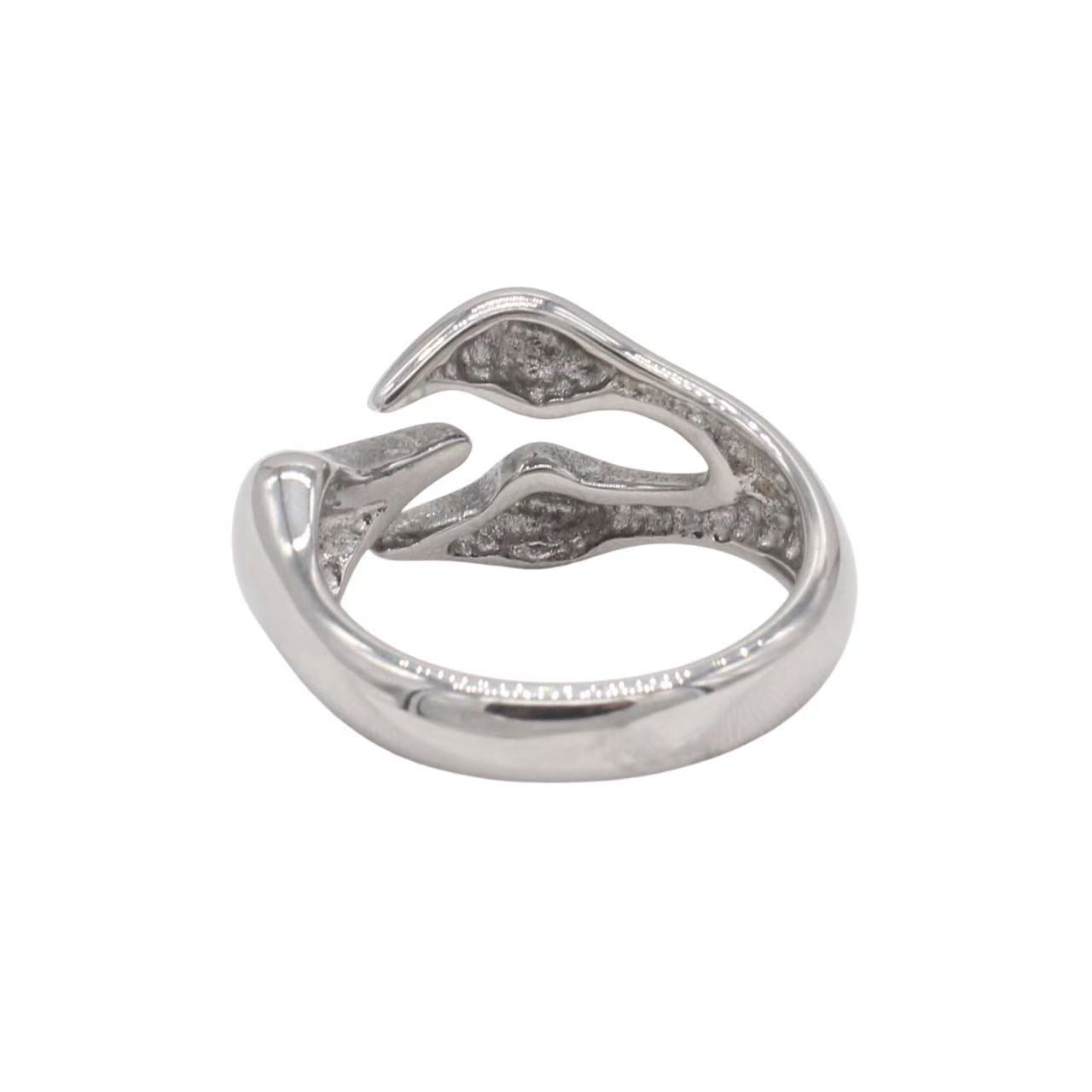 Planderful Jewelry Mens Titanium Ring With Vintage European Paw Motif Exuding Classic Masculine Style