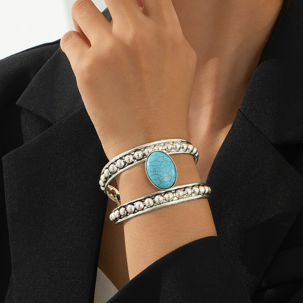 Planderful Vienna Verve Bracelet – Elegant Retro Style with Turquoise Accents