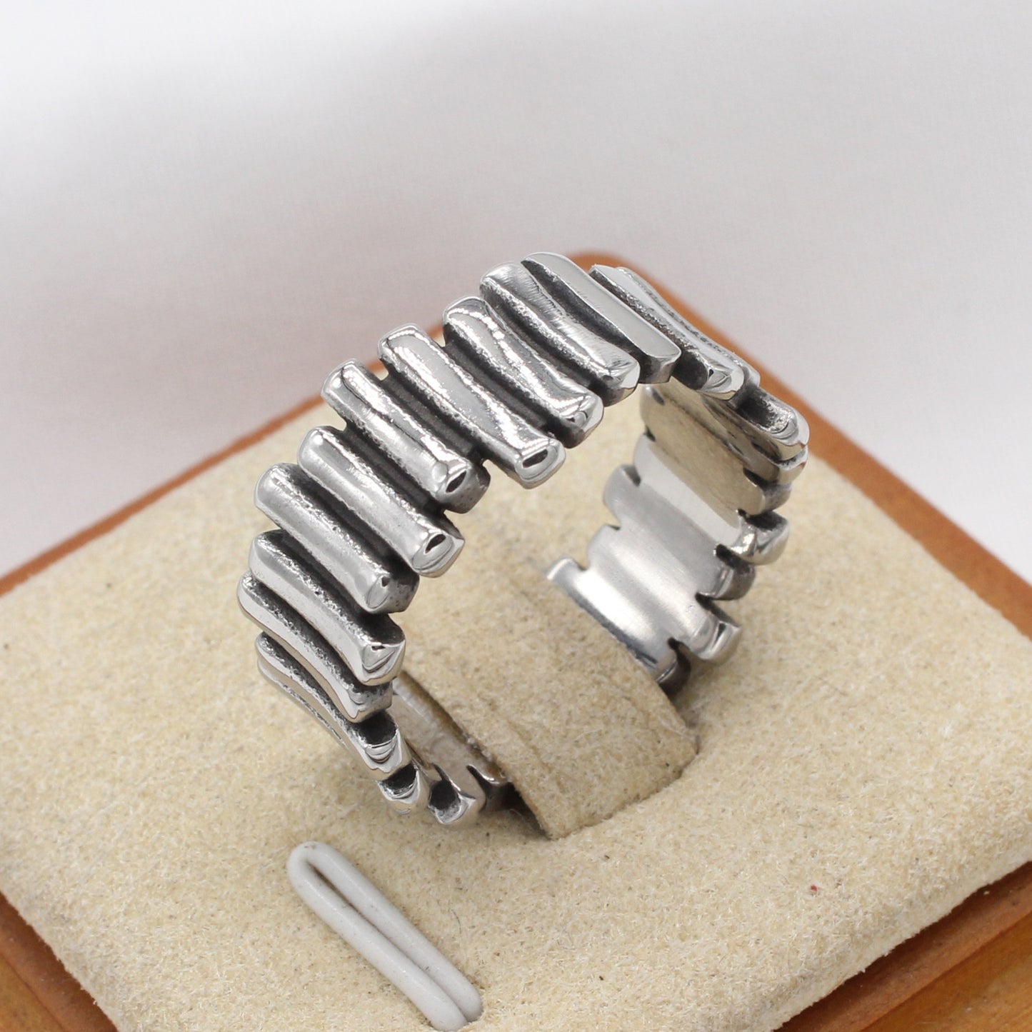 Planderful Titanium Ring Everyday Genie Vintage Fence Design