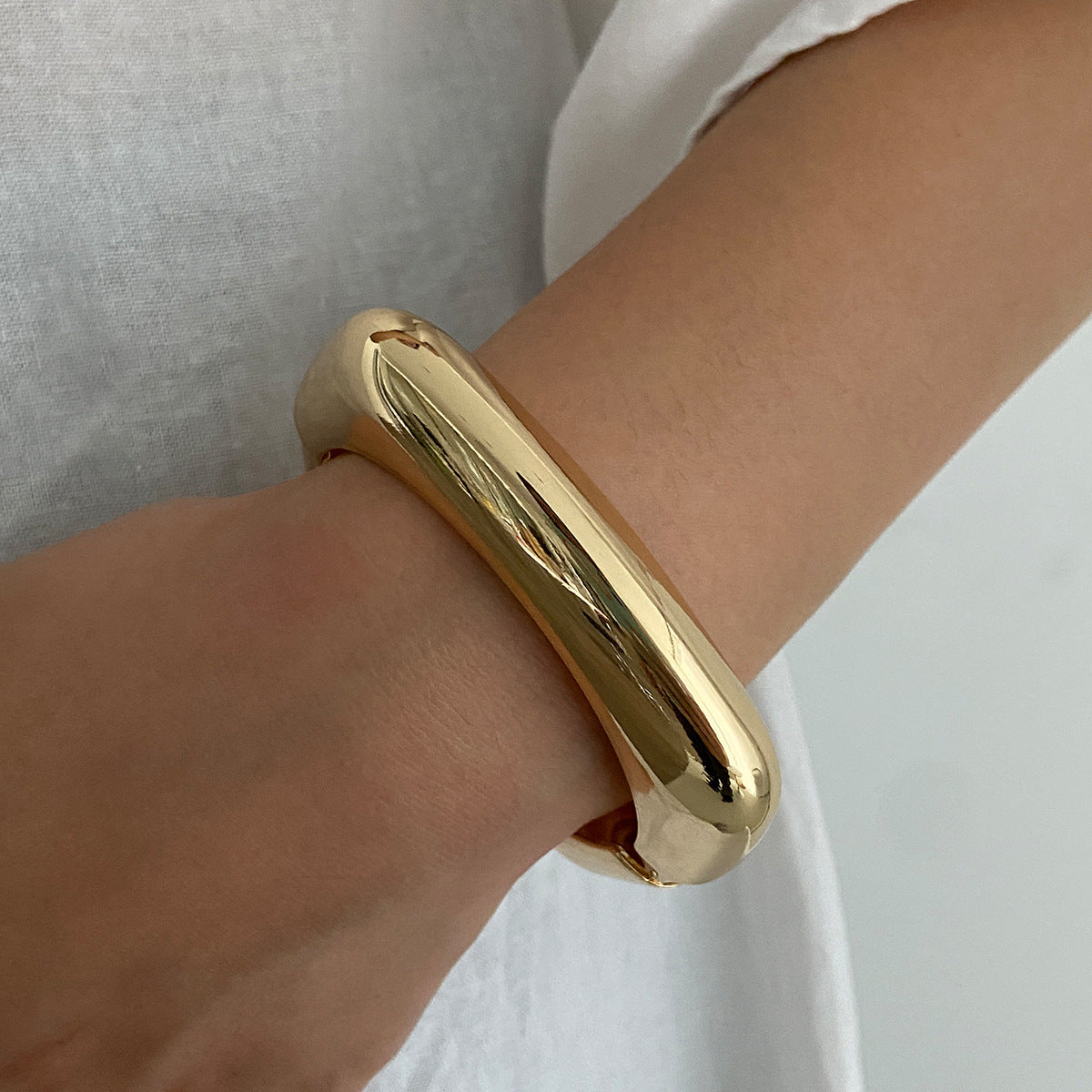 Planderful Vienna Verve Metal Dopamine Wide C Shaped Bracelet Glossy Finish Statement For Women