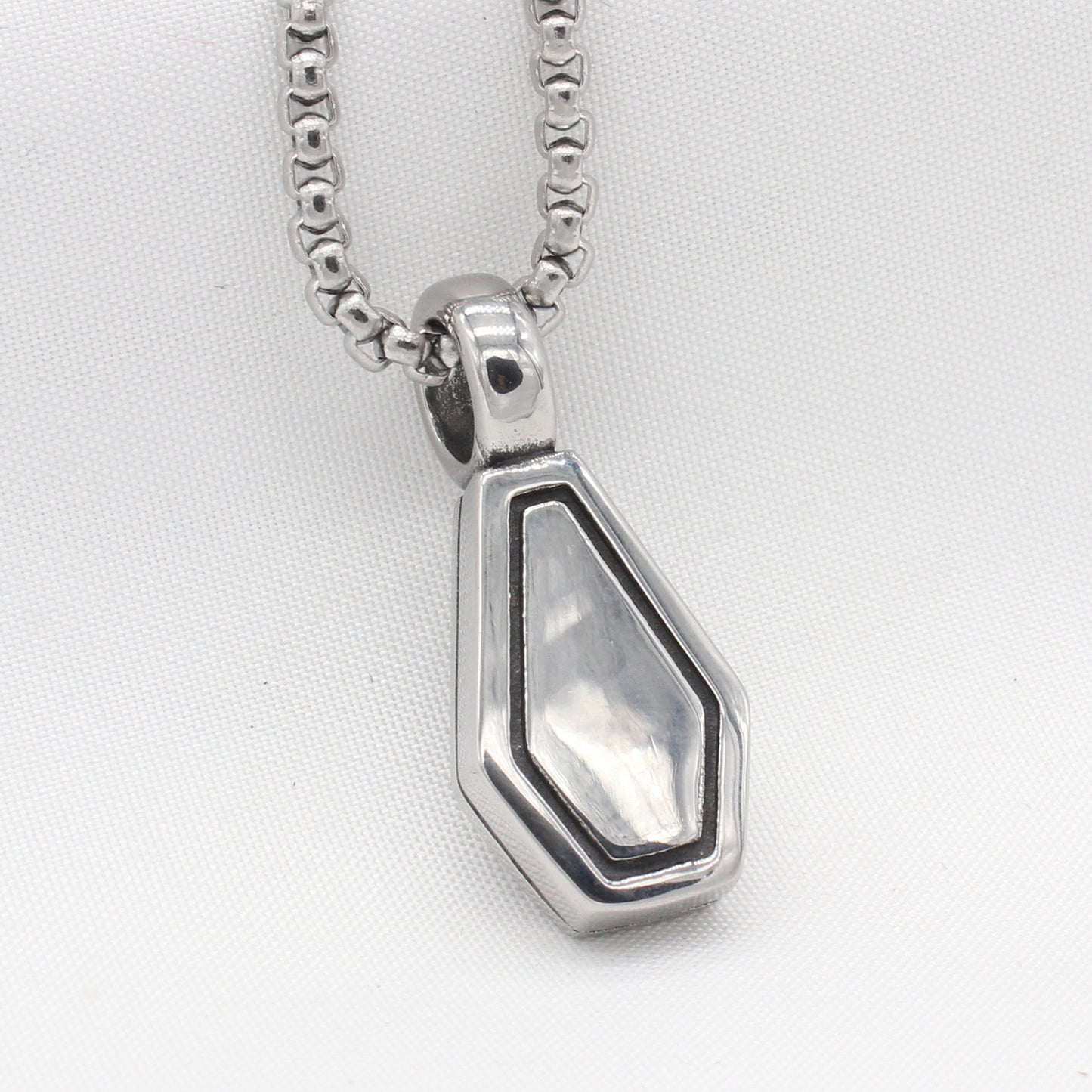 Planderful Everyday Genie – European and American Retro Cross Men's Titanium Steel Pendant