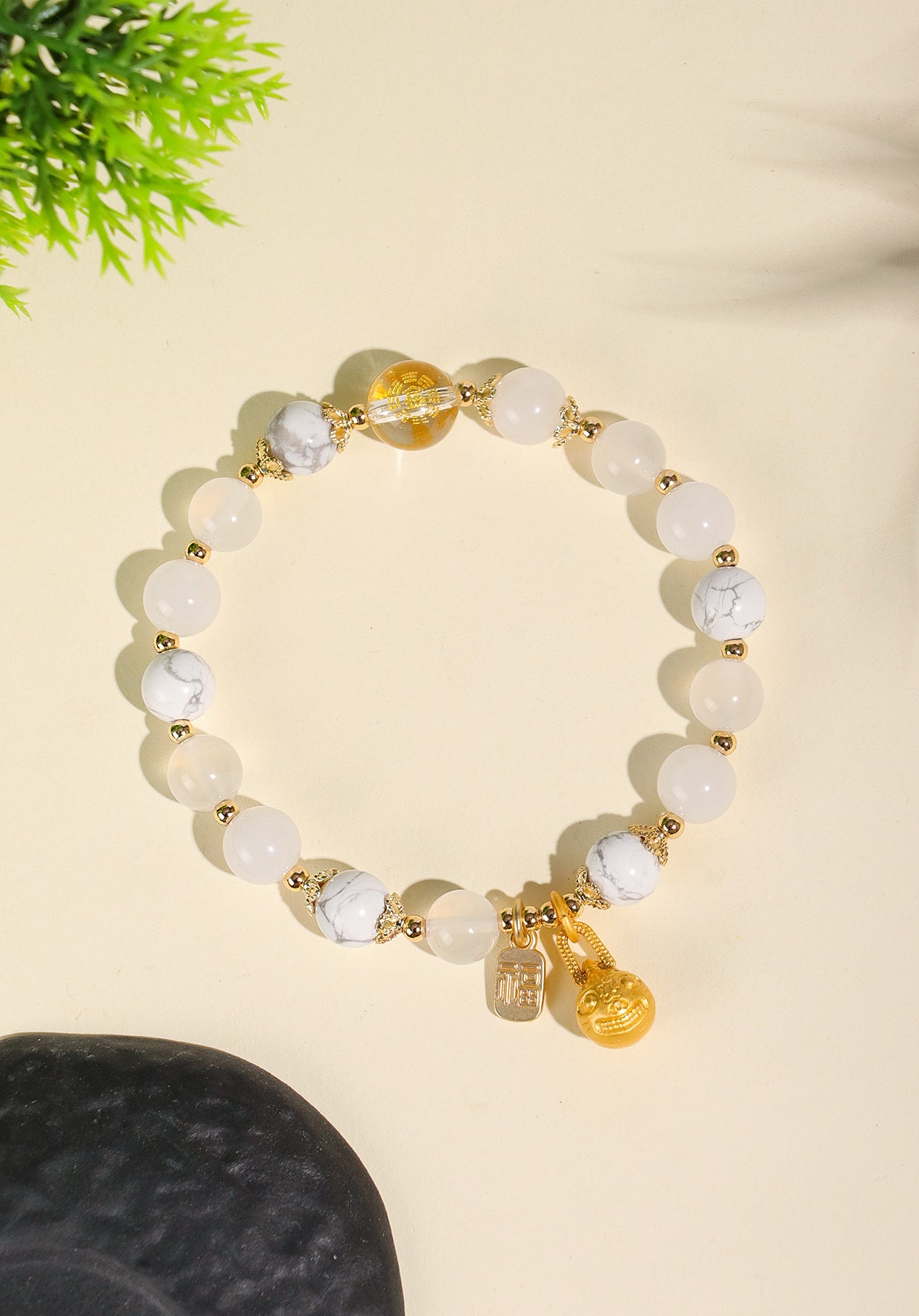 Planderful Fortune's Favor Bracelet – Elegant Crystal Agate Design