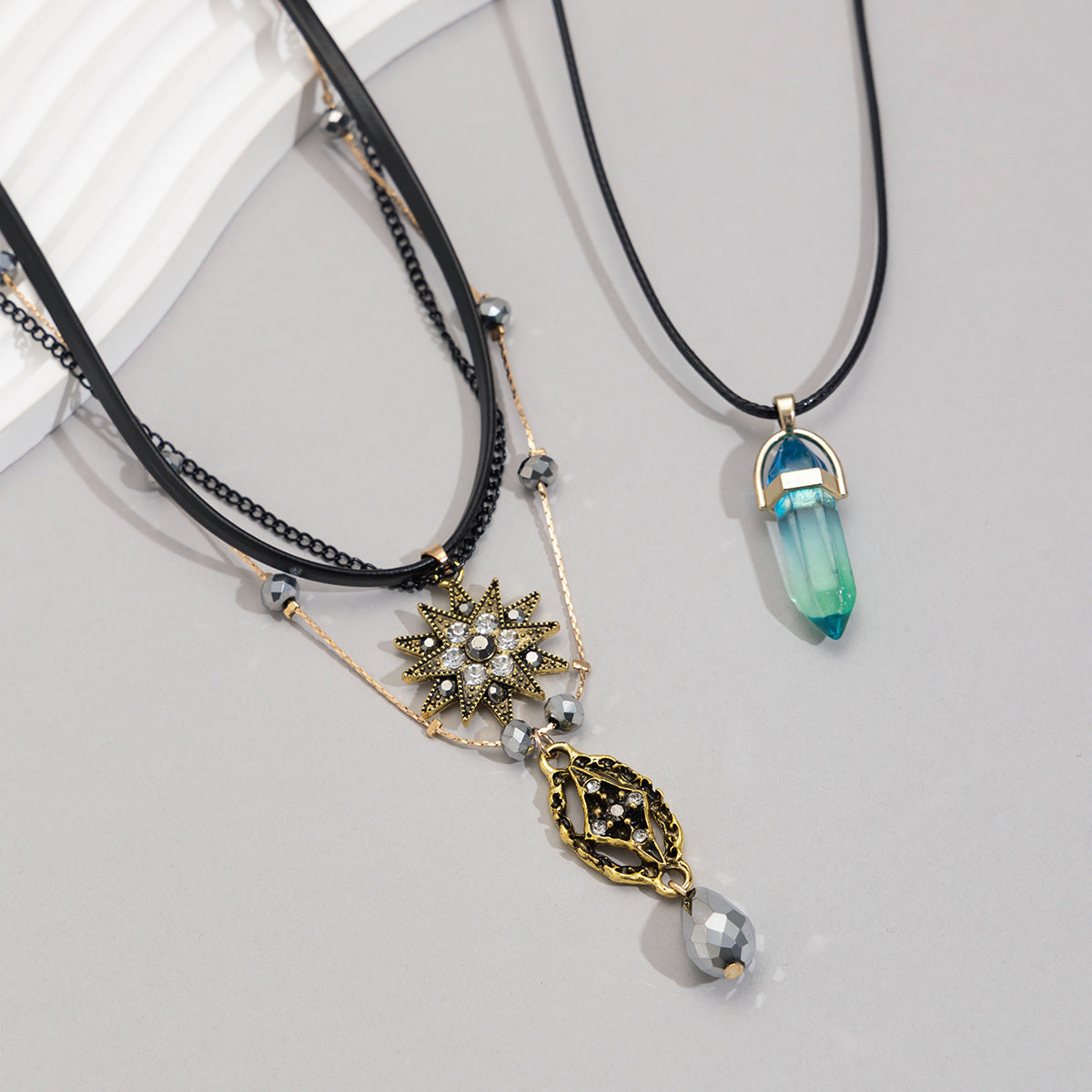 Planderful Vienna Verve Necklace – National Retro Multi-Layer Design