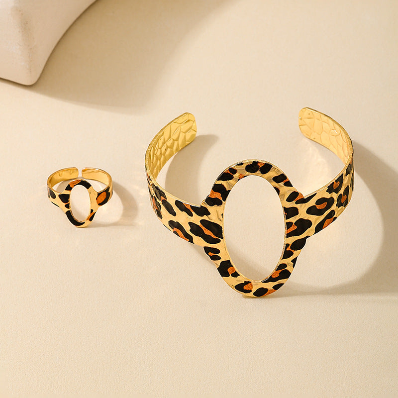 Stylish Leopard Print Metal Bracelet and Ring Set for Women