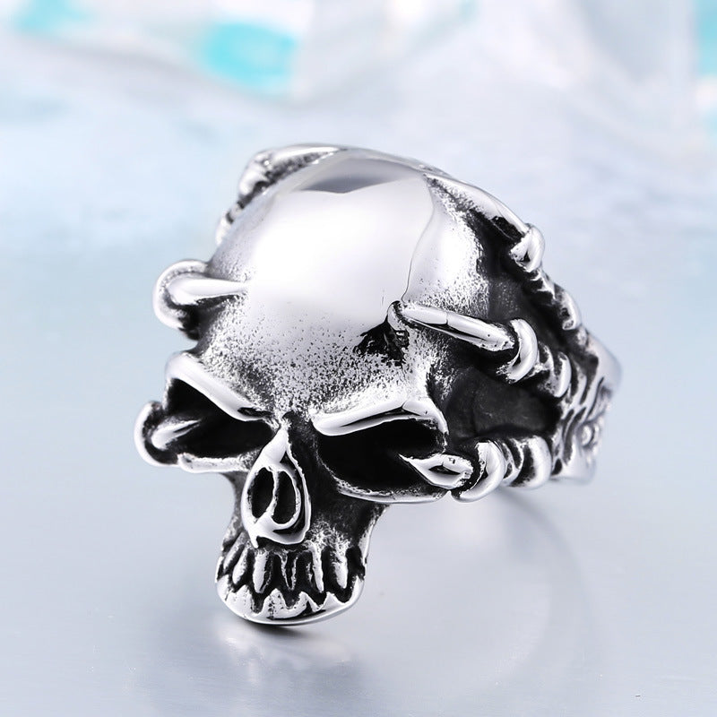 Punk-Inspired Titanium Steel Skull Claw Ring for Men - Wholesale Retro Jewelry