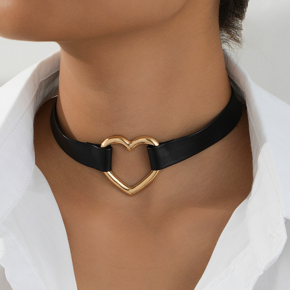 Planderful Vienna Verve Necklace – Stylish Heart-Shaped Metal Design