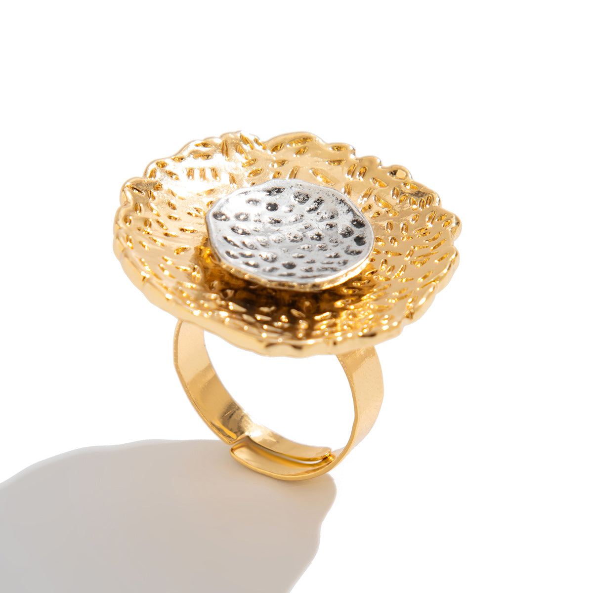 Planderful Vienna Verve Ring – Elegant Hollow Flower Design