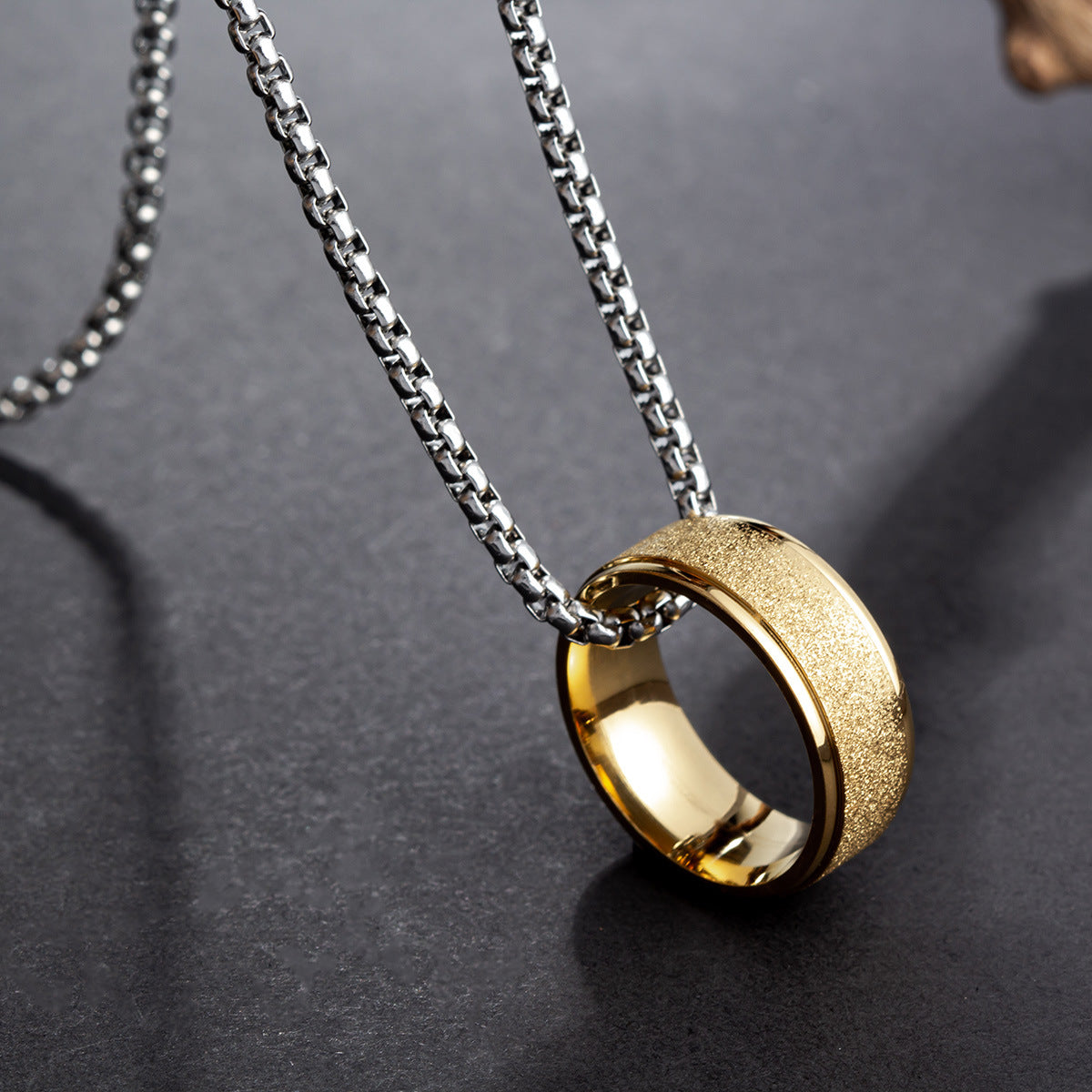 Explosive Pearl Chain Pendant Necklace for Men