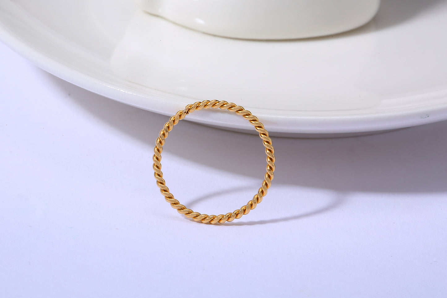 Jewelry 18K Gold Japan and Korea Titanium Steel Twisted Ring