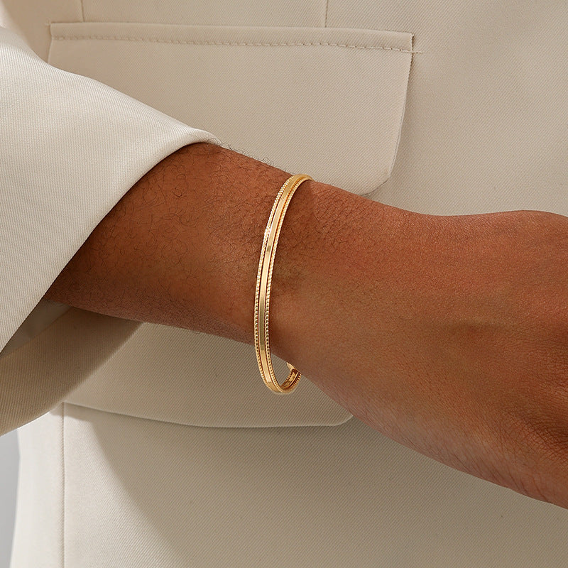 Planderful Vienna Verve Bracelet – Stylish Retro Metal Design