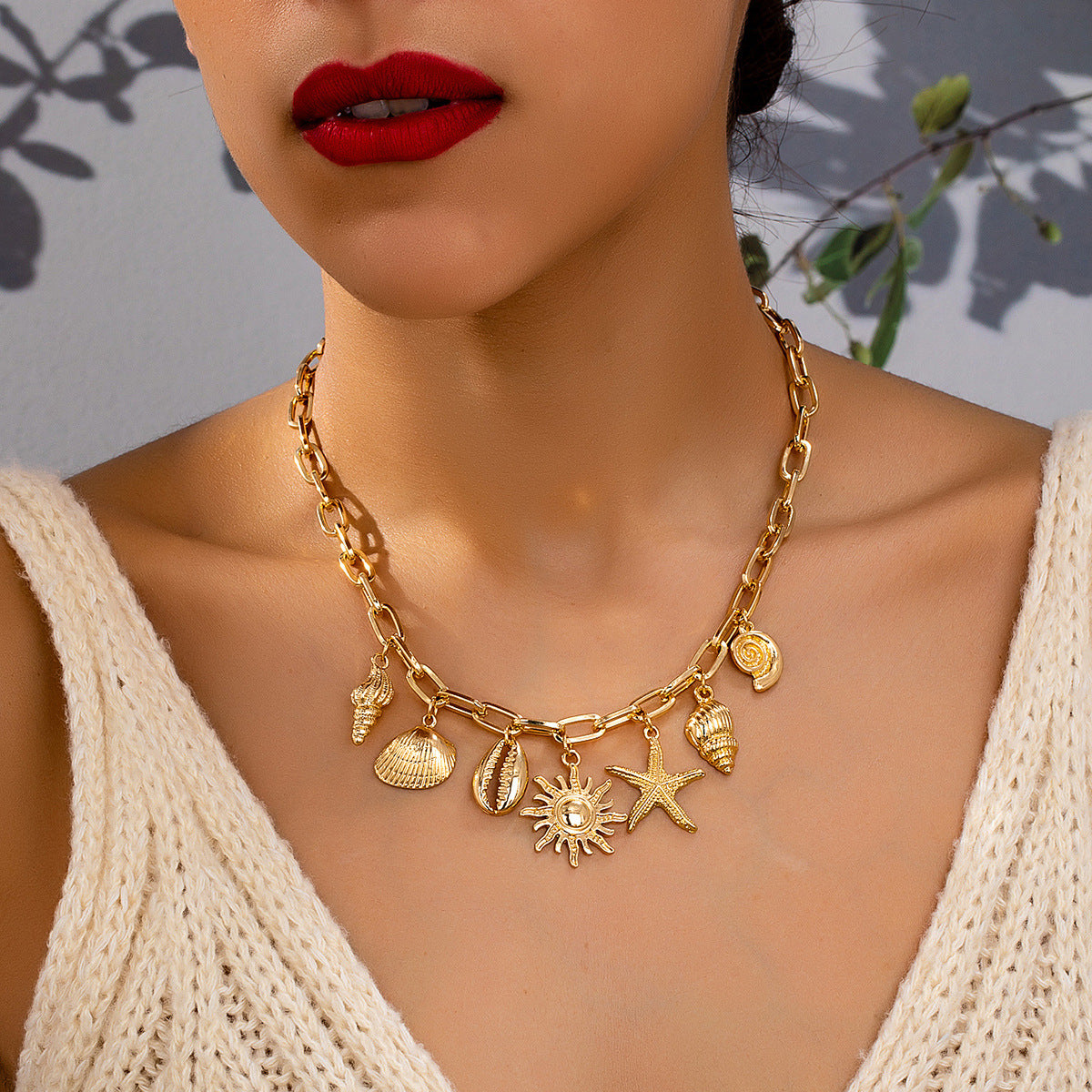 Planderful Vienna Verve Necklace – Fashionable Beach Style Metal Starfish Design