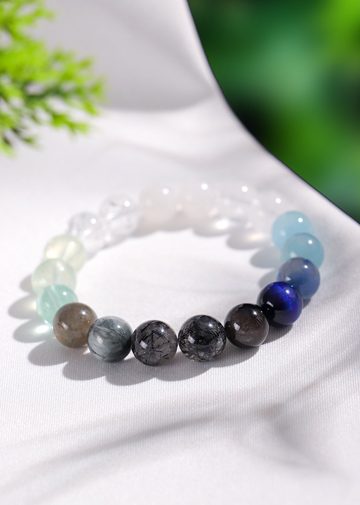 Planderful Fortune's Favor Bracelet – Elegant Blue Moonlight Crystal Design
