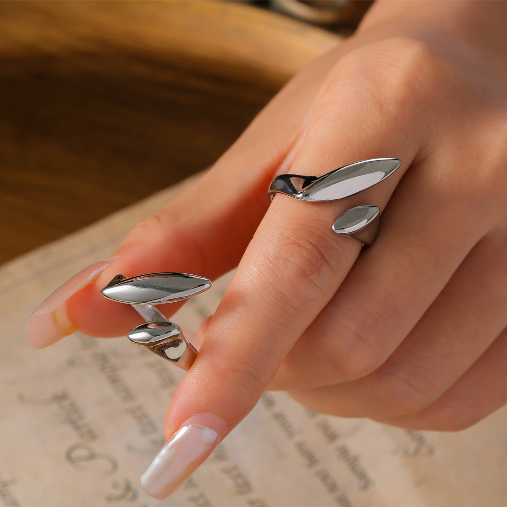 Elegant Titanium Steel Gold-Plated Finger Ring with Geometric Design