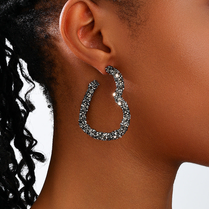 Planderful Vienna Verve Earrings – Elegant Metal Love Design