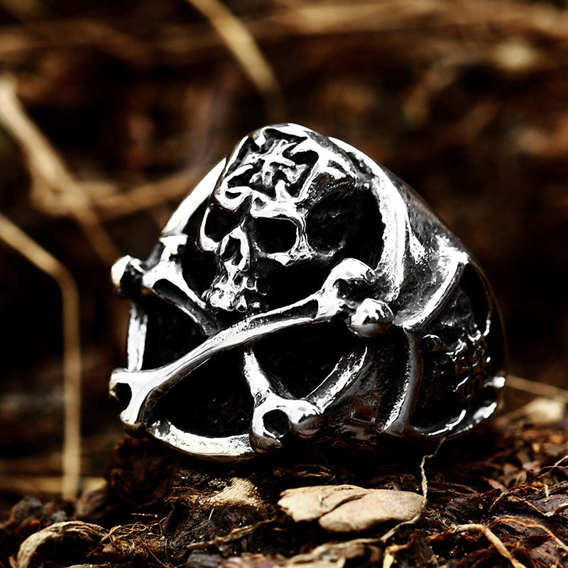 Titanium Steel Skull Bone Ring for Men - Retro Cross-Border Wholesale Domineering Design