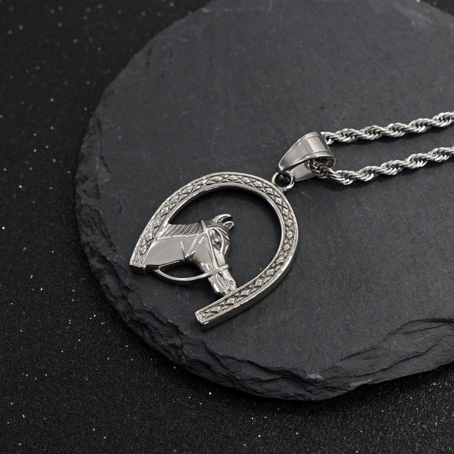 Stainless Steel Necklace – Vintage Hoof Horse Head Pendant For Everyday Wear And Personalization