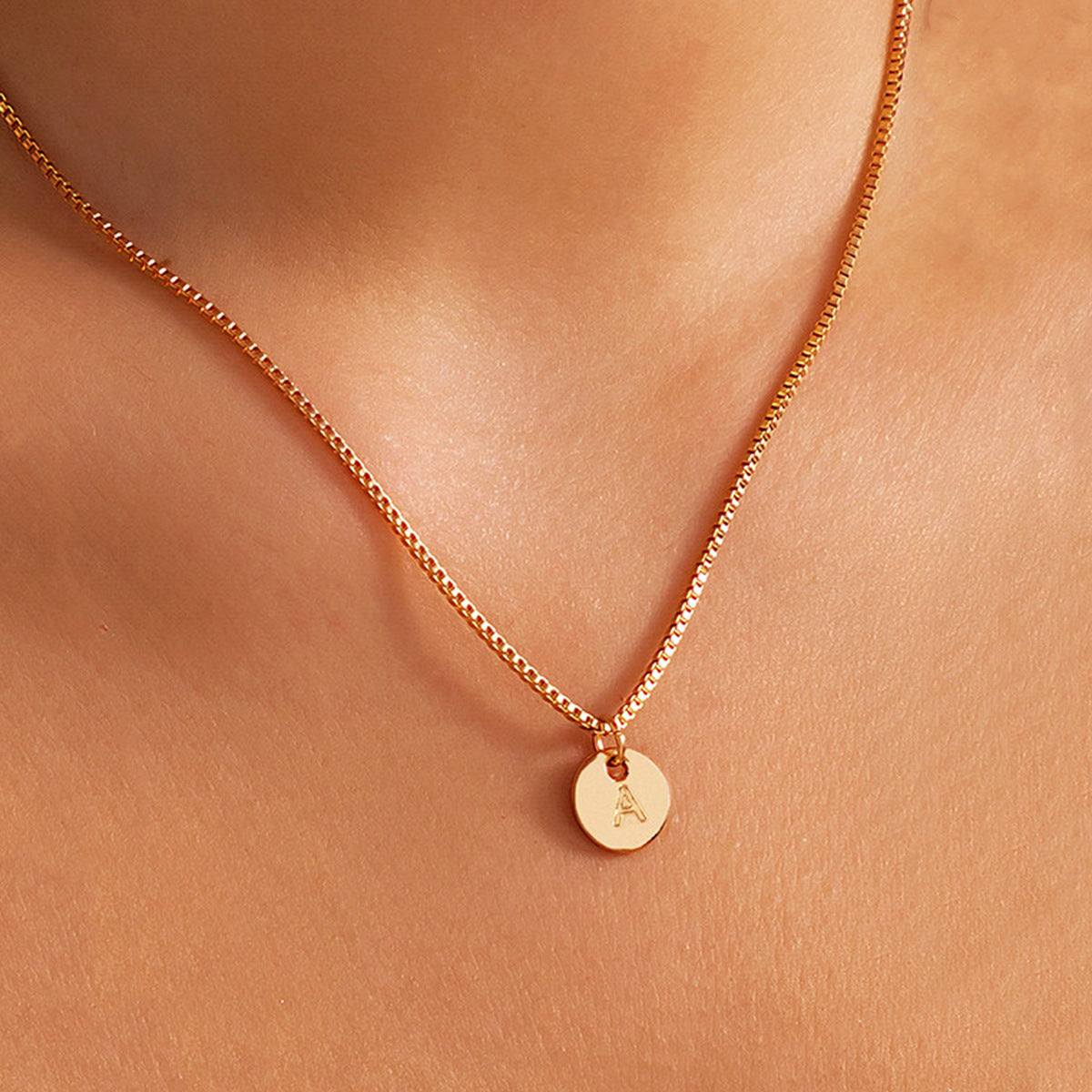 Customized 26-Letter Pendant Necklace from Europe and America for Women