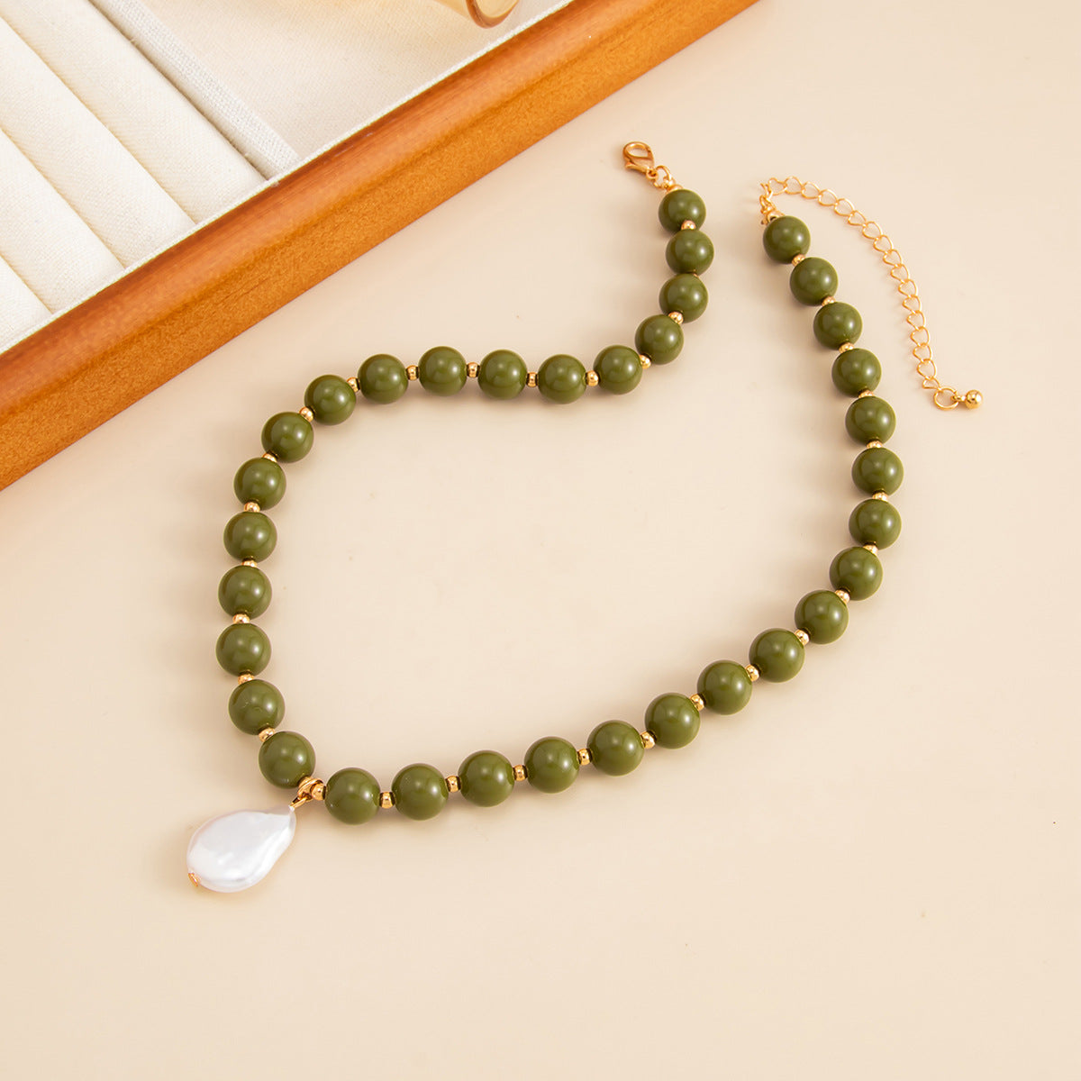 Colored Round Beads Pearl Necklace Dopamine Beaded Holiday Wind Necklace