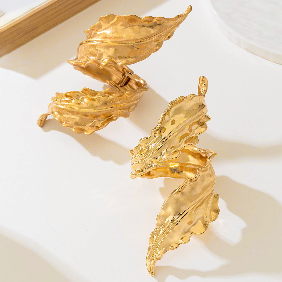 Planderful Vienna Verve Bracelet – Exaggerated Double-Layer Leaf Design