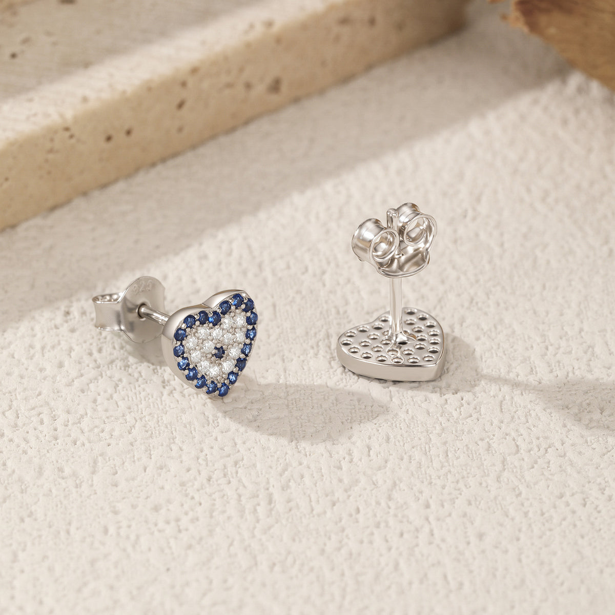 925 Sterling Silver Pavé Heart Zircon Stud Earrings