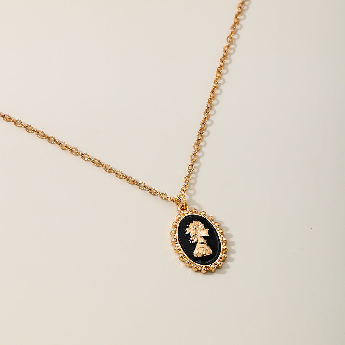 Planderful Vienna Verve Necklace – Fashionable Retro French Manor Style