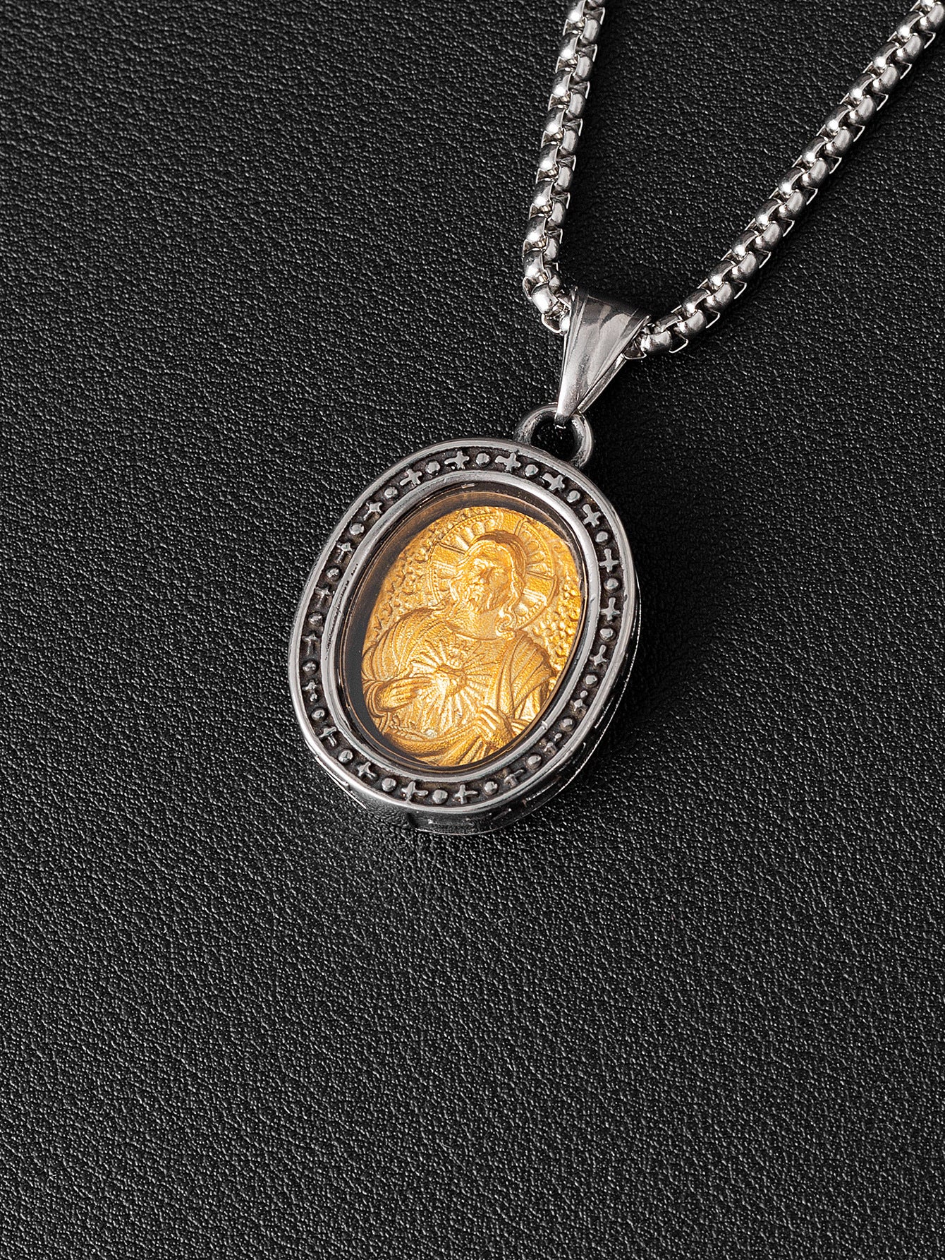 Steel Necklace – Elegant Virgin Portrait Pendant