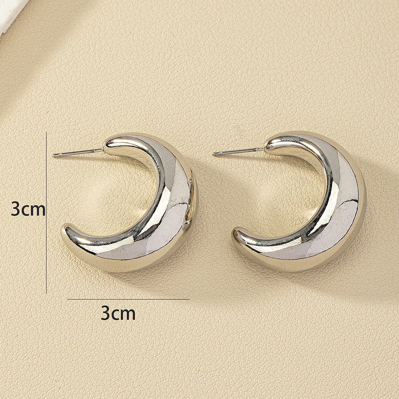 Chic Vienna Verve Metal C-Shaped Earrings - Elegant Wholesale Piece