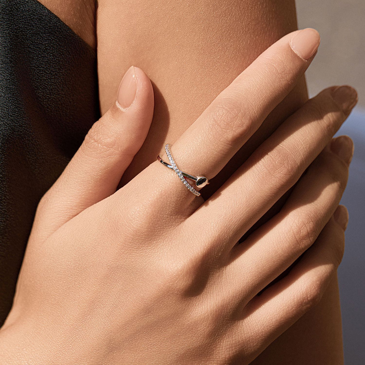 S925 Sterling Silver Micro-Pavé Cross Moissanite Ring
