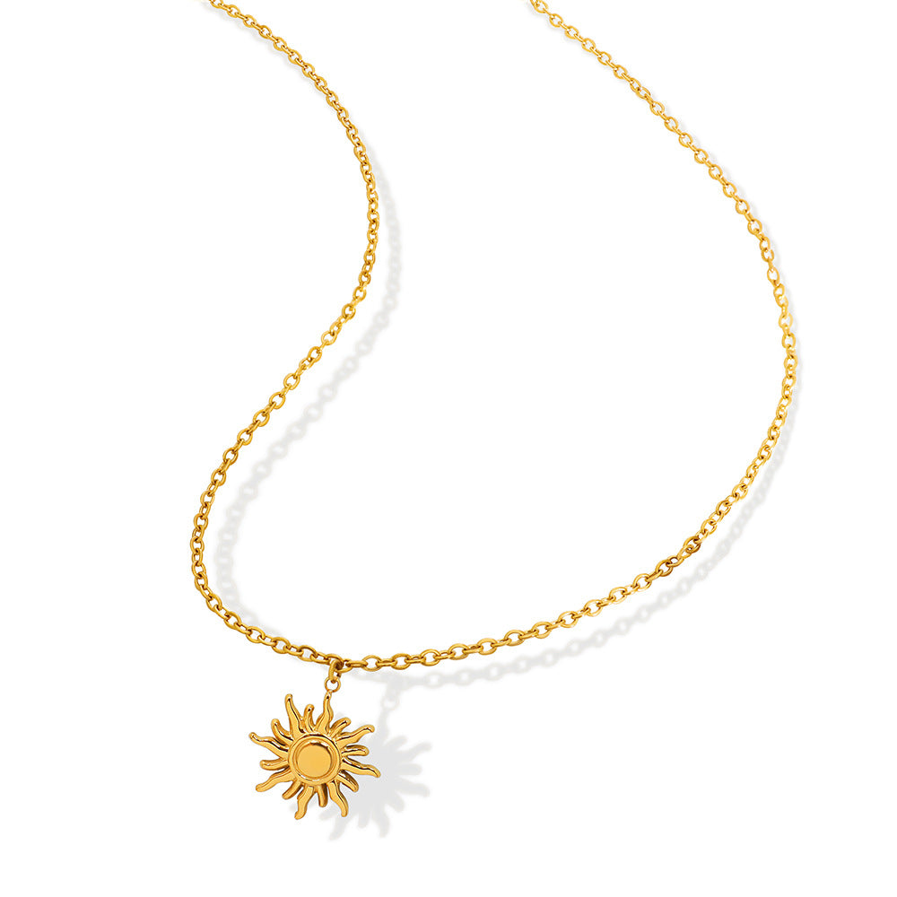Luxurious 18K Gold-Plated Clavicle Chain Necklace with Sun Pendant