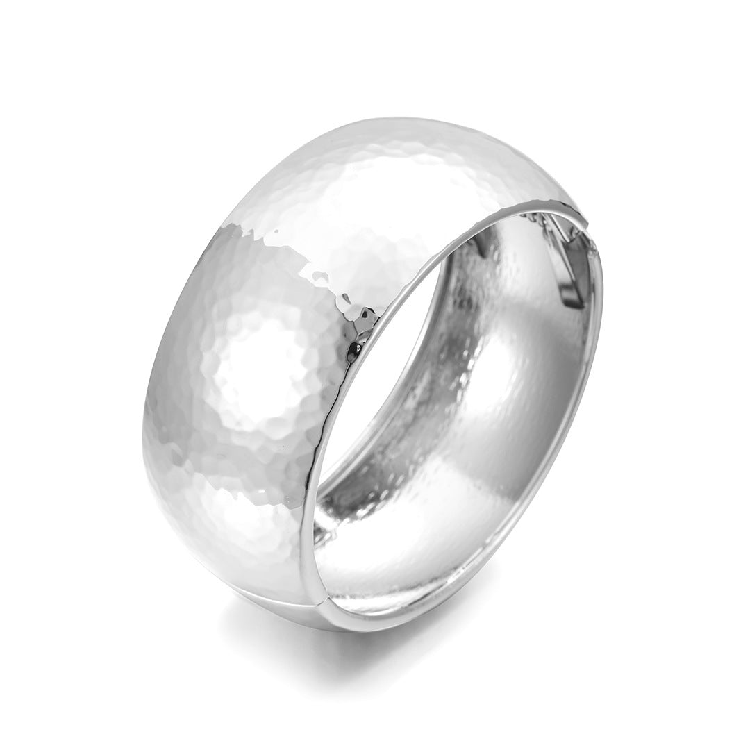 Planderful Vienna Verve Bracelet – Exaggerated Alloy Design for Bold Style