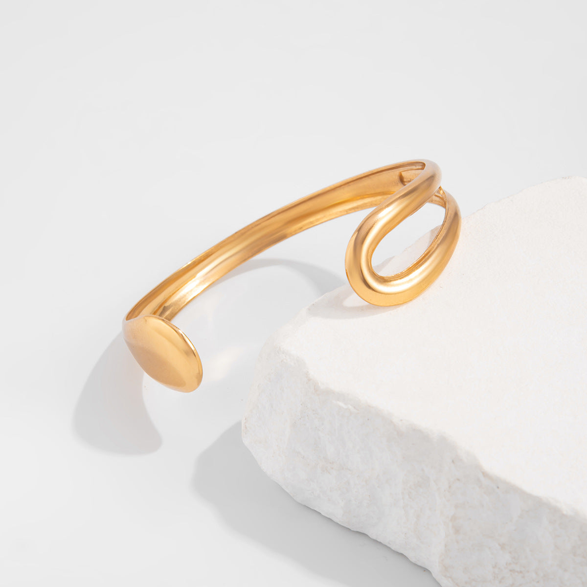 Planderful Vienna Verve Bracelet – Elegant Asymmetrical Design