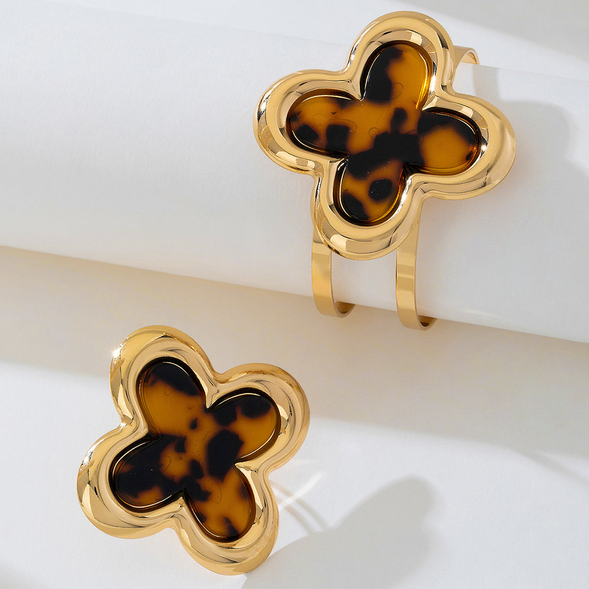 Planderful Open Leopard Print Flower Clover Set for Women