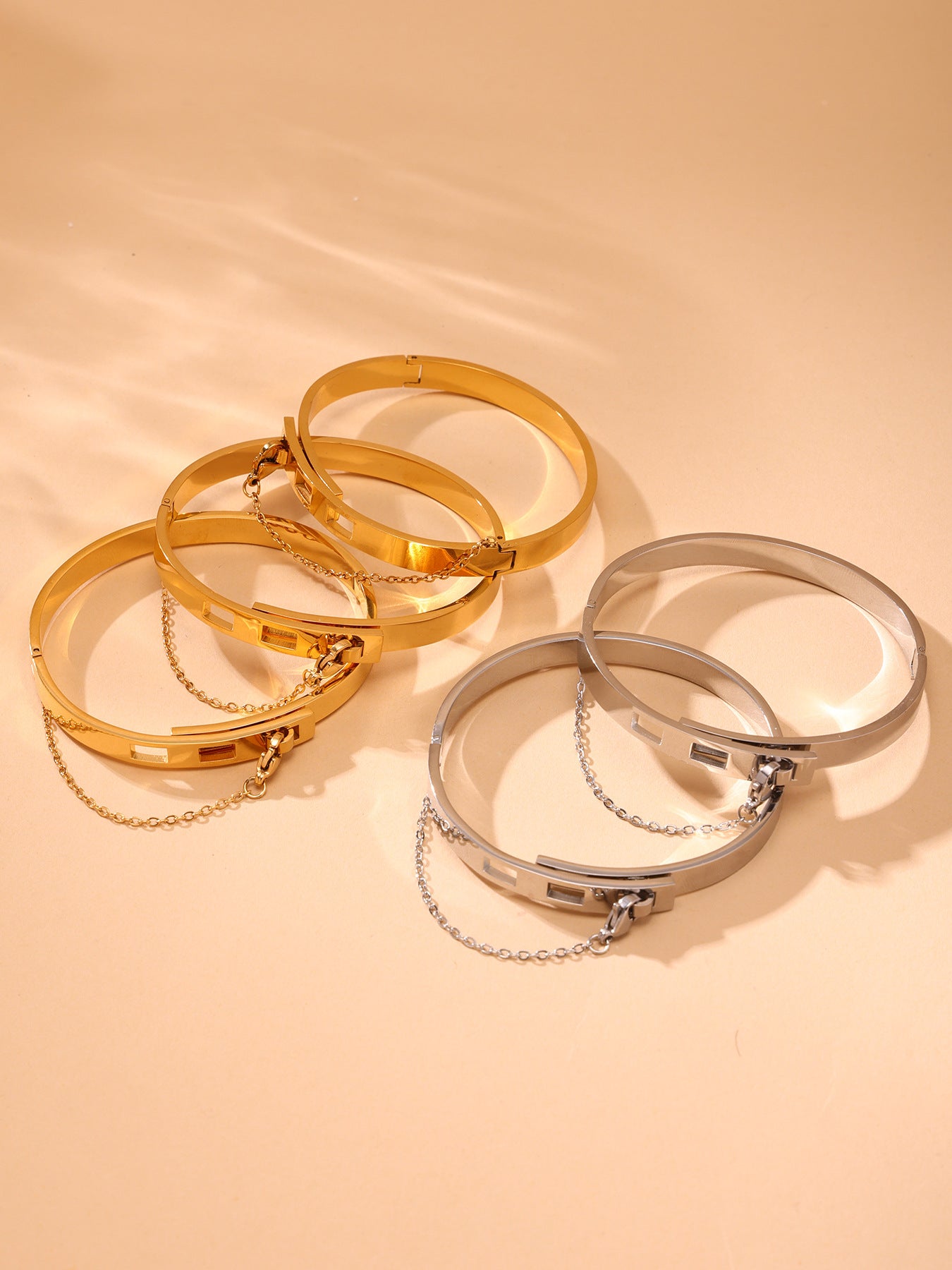 Planderful Chain Tassel Buckle Bracelet Unisex 18K Gold